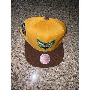 Mitchell‎ & Ness Charlotte Hornets Buzz City SnapBack